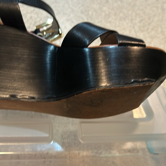 GUC Michael Kors Leather Platform Sandal - Size 8M - Picture 15 of 16